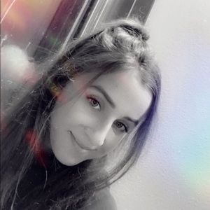 Meet your Posher, Emilee